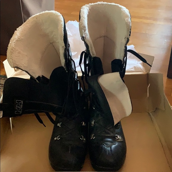 helly hansen skuld boots